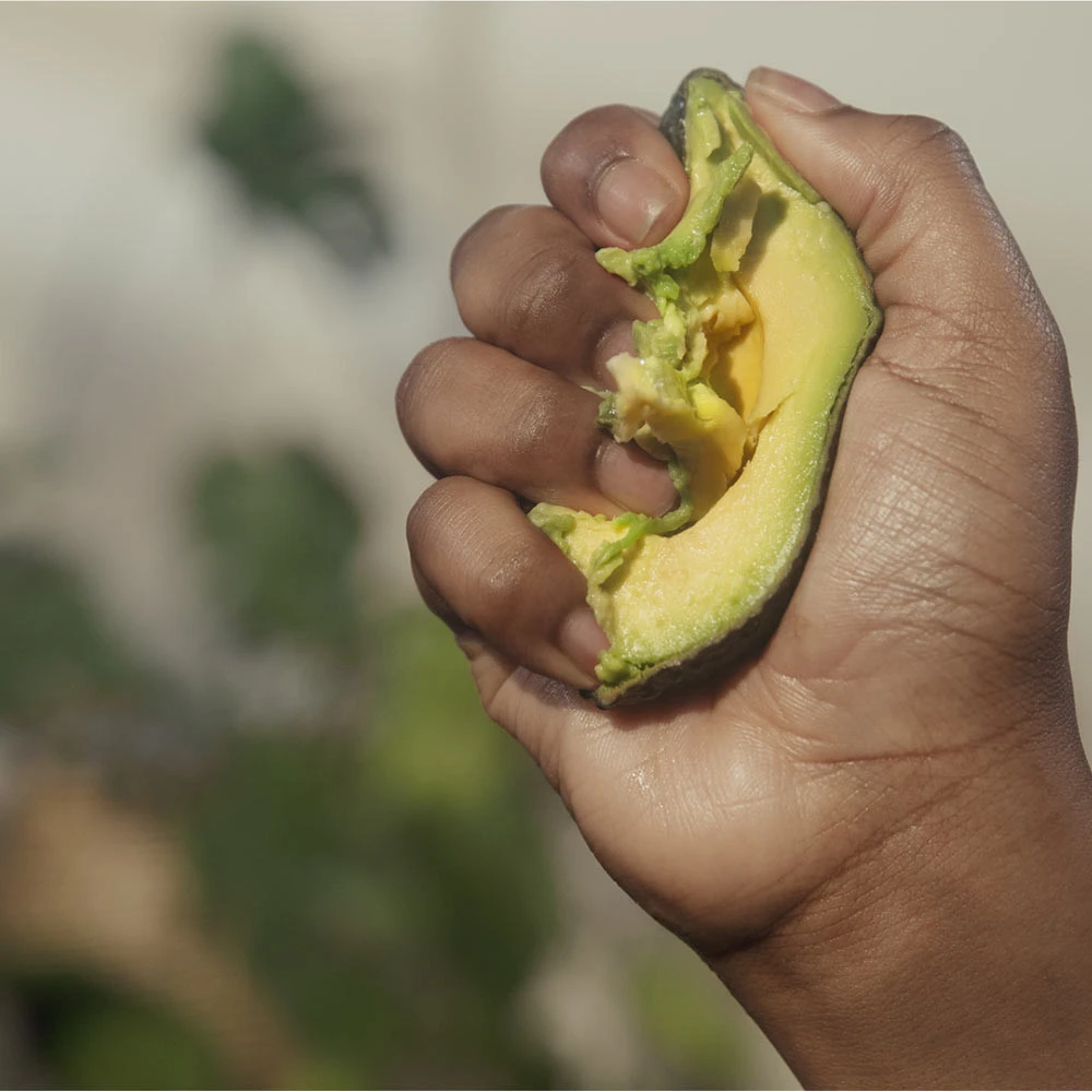 The Body Shop - Avokádové mlieko premenené na olej (200 ml) – Obrázok 3