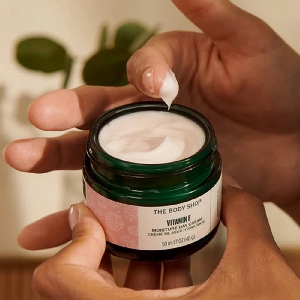 The Body Shop - Denný hydratačný krém s vitamínom E (50 ml) – Obrázok 7